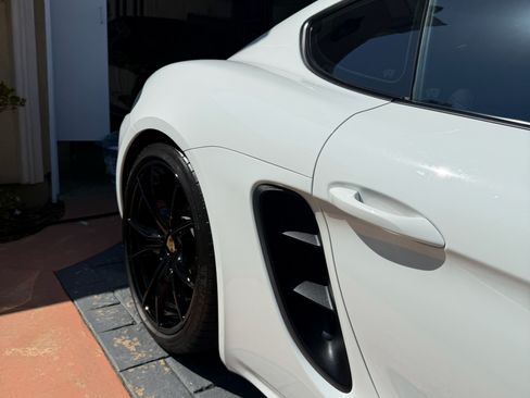 Used 2024 Porsche 718 Cayman S image 2