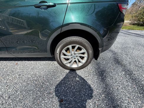 Used 2016 Land Rover Discovery Sport HSE image 14