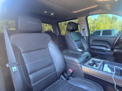Used 2018 GMC Sierra 3500 Denali w/ Duramax Plus Package image 14