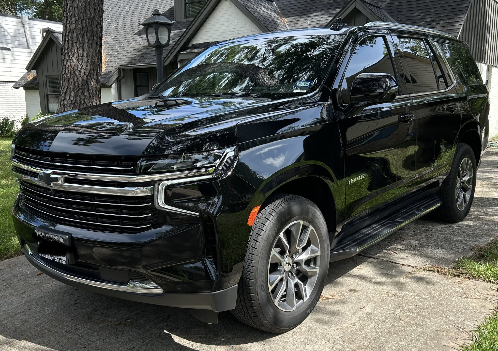 Used 2022 Chevrolet Tahoe LT w/ Luxury Package RWD image 1