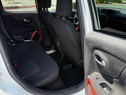 Used 2018 Jeep Renegade Sport w/ Power & Air Group AWD/4WD image 8