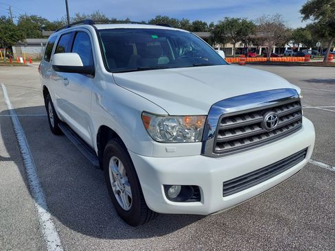 Used 2013 Toyota Sequoia SR5 image 22