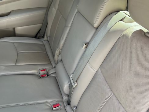 Used 2016 Nissan Pathfinder Platinum image 19