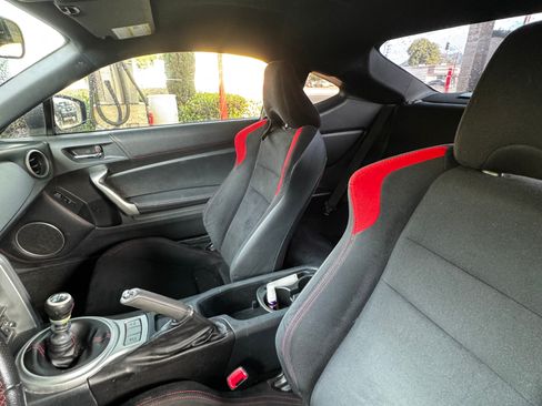 Used 2016 Scion FR-S image 9