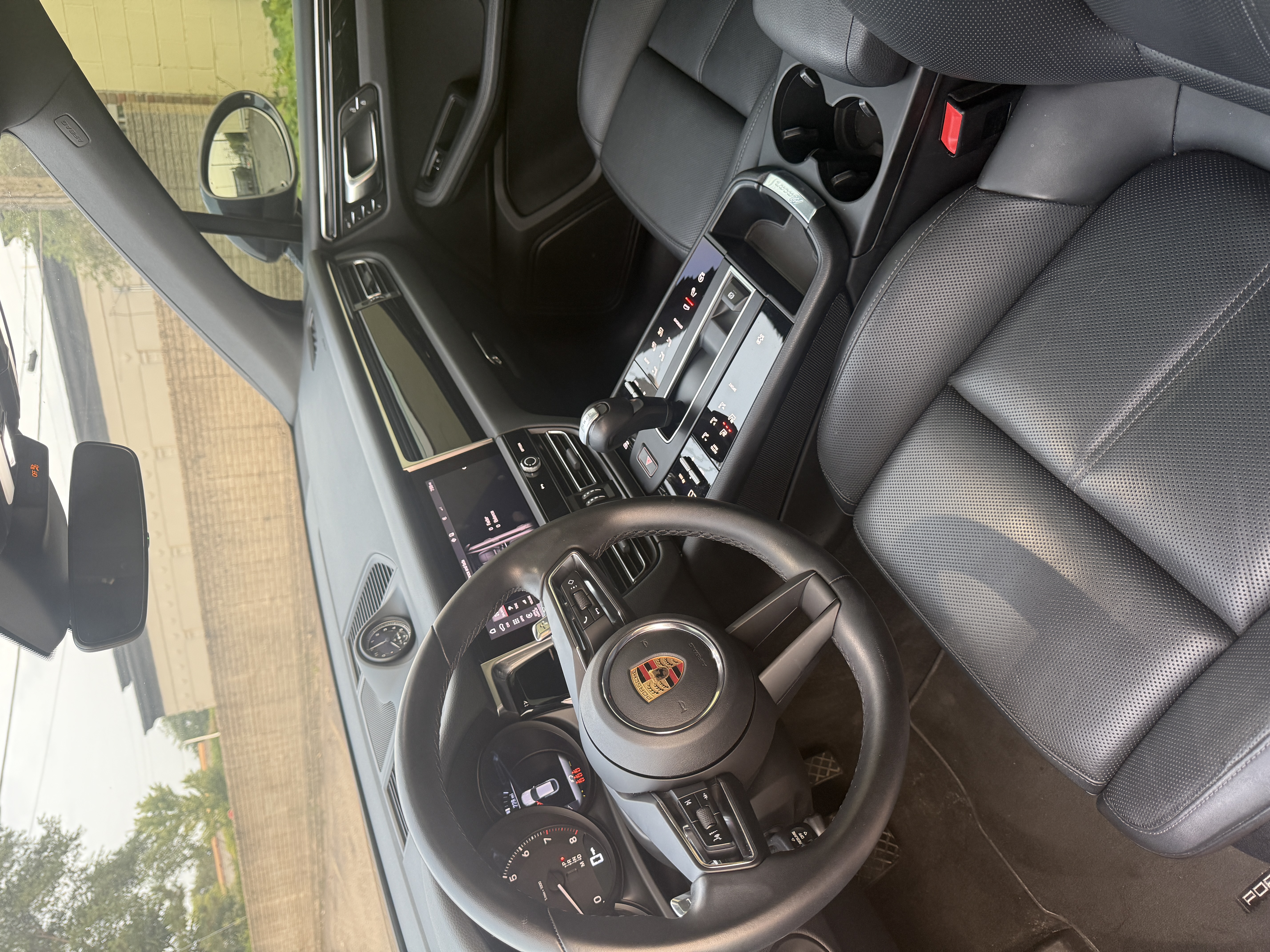 Used 2023 Porsche Macan AWD/4WD image 11