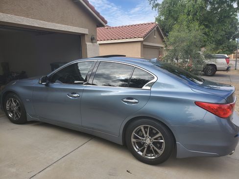 Used 2017 INFINITI Q50 Signature Edition w/ All Weather Package (L93) image 5