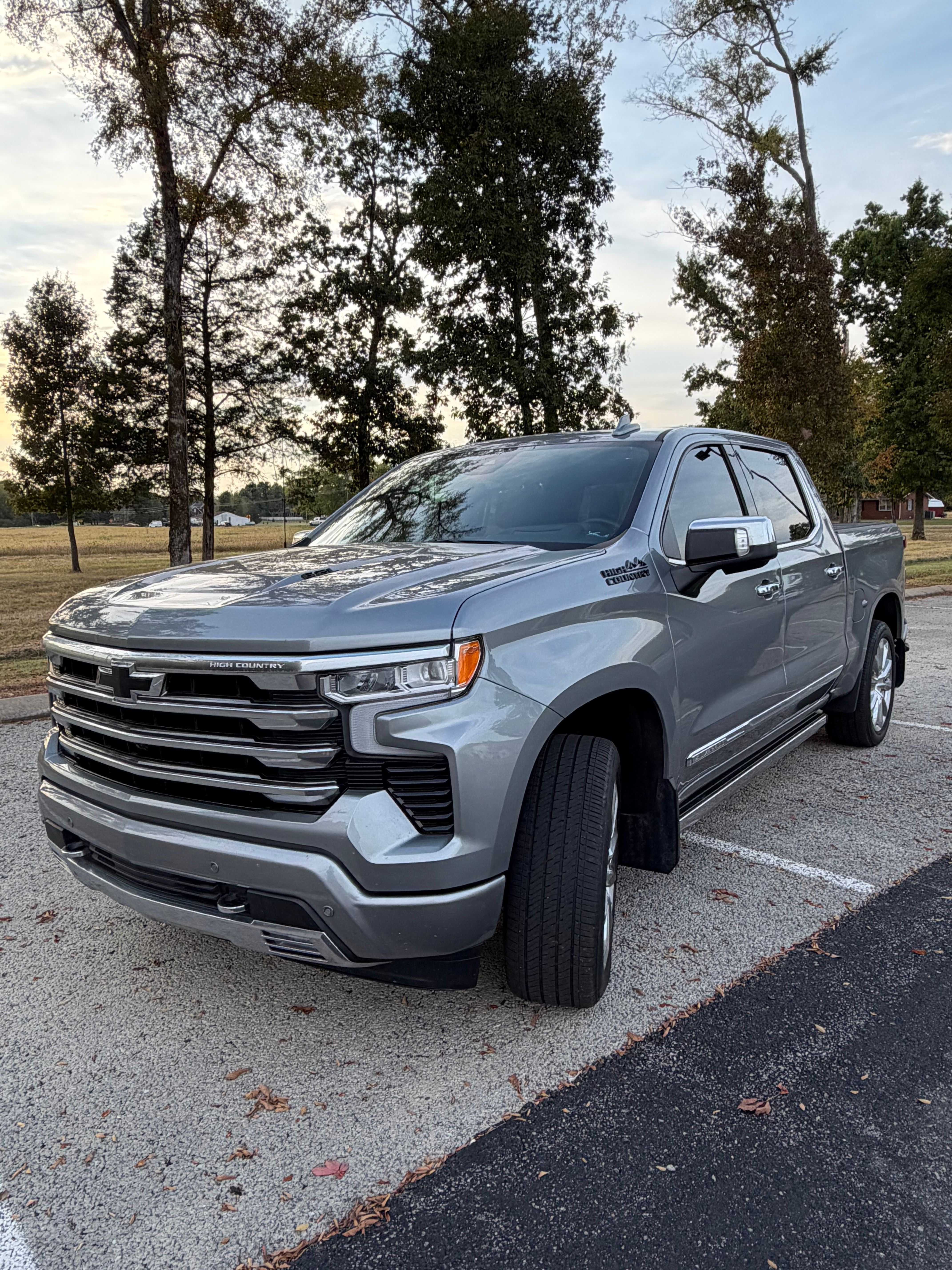 Used 2024 Chevrolet Silverado 1500 High Country w/ High Country Premium Package AWD/4WD image 18
