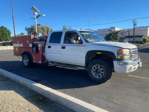 Used 2005 GMC Sierra 2500 SLT w/ Heavy-Duty Power Package image 5