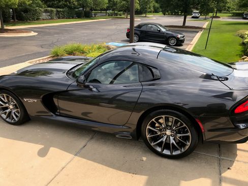 Used 2017 Dodge Viper GTC w/ Ceramic Blue Interior Package image 11
