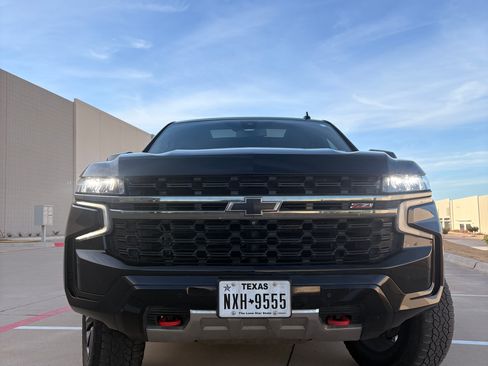 Used 2021 Chevrolet Tahoe Z71 w/ Z71 Signature Package image 4