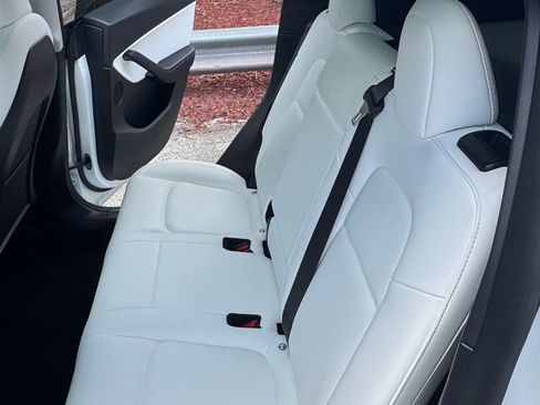 Used 2021 Tesla Model Y Performance AWD/4WD image 19