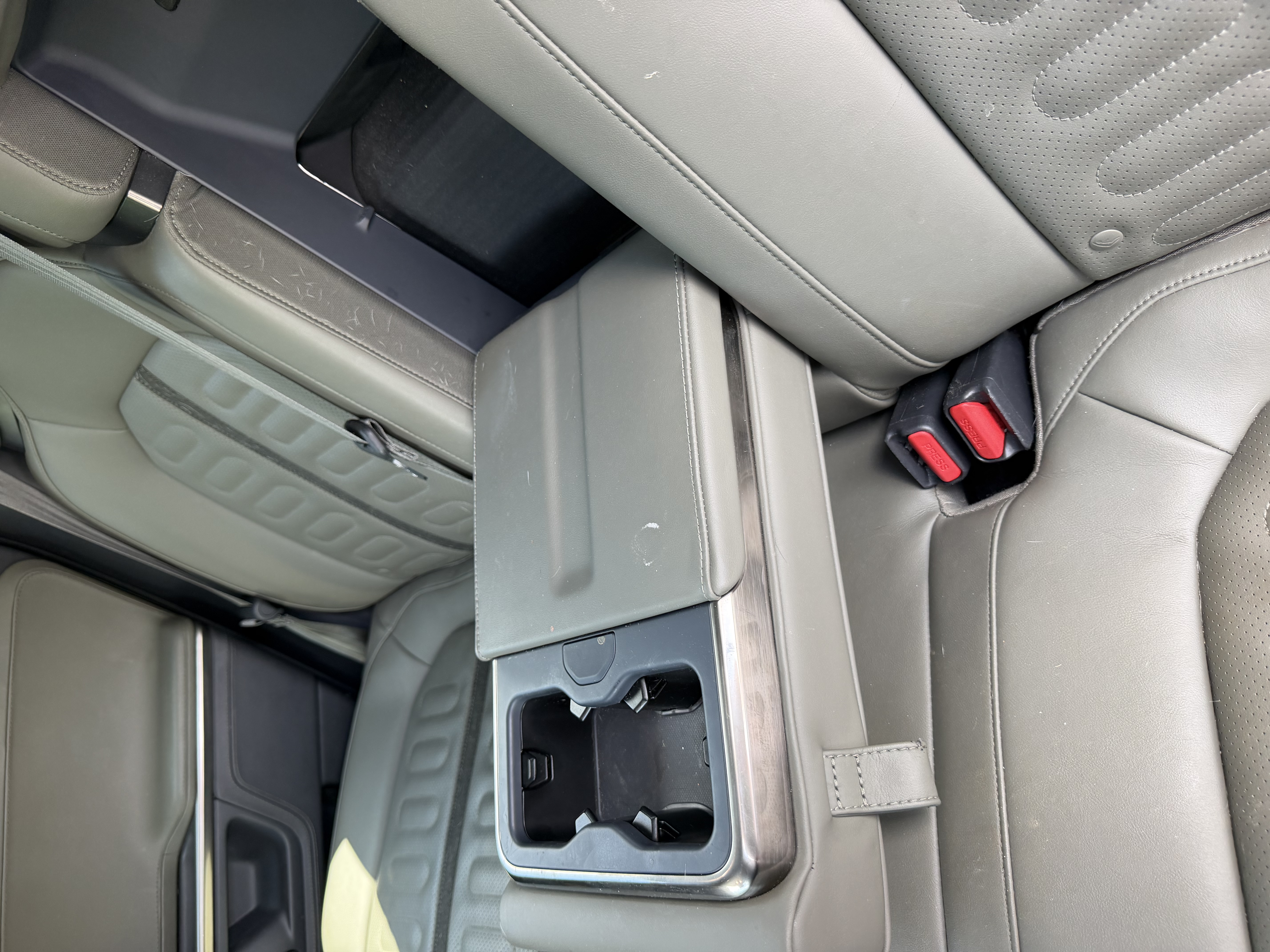 Used 2022 Rivian R1T Launch Edition AWD/4WD image 30