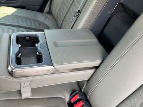 Used 2022 Rivian R1T Launch Edition AWD/4WD image 30