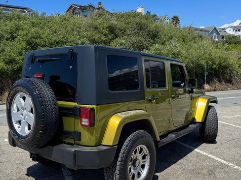 Used 2007 Jeep Wrangler Unlimited Sahara w/ Dual Top Group AWD/4WD image 6
