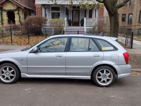Used 2002 MAZDA Protege5 image 1