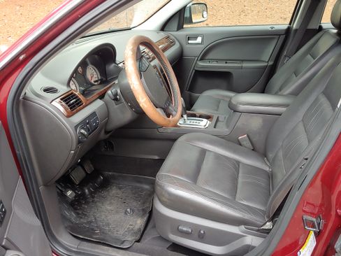 Used 2005 Ford Five Hundred Limited image 16