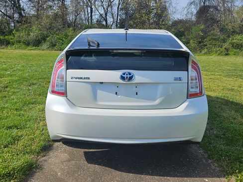 Used 2015 Toyota Prius Three image 5