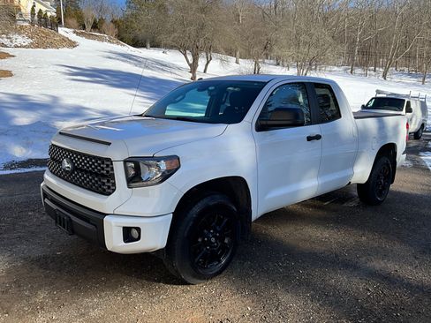 Used 2019 Toyota Tundra SR5 w/ SX Package image 2