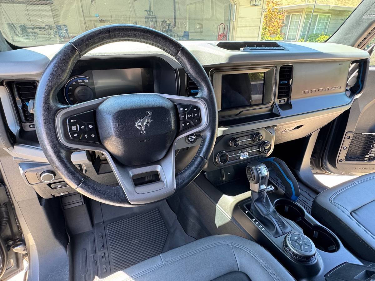 Used 2023 Ford Bronco Black Diamond AWD/4WD image 10