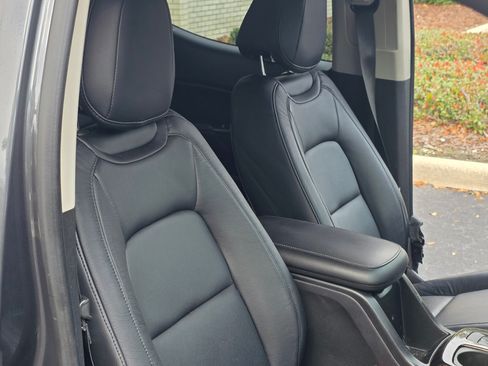 Used 2016 GMC Canyon SLT w/ Driver Alert Package image 13