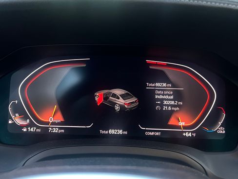 Used 2019 BMW 330i Sedan w/ M Sport Package RWD image 17