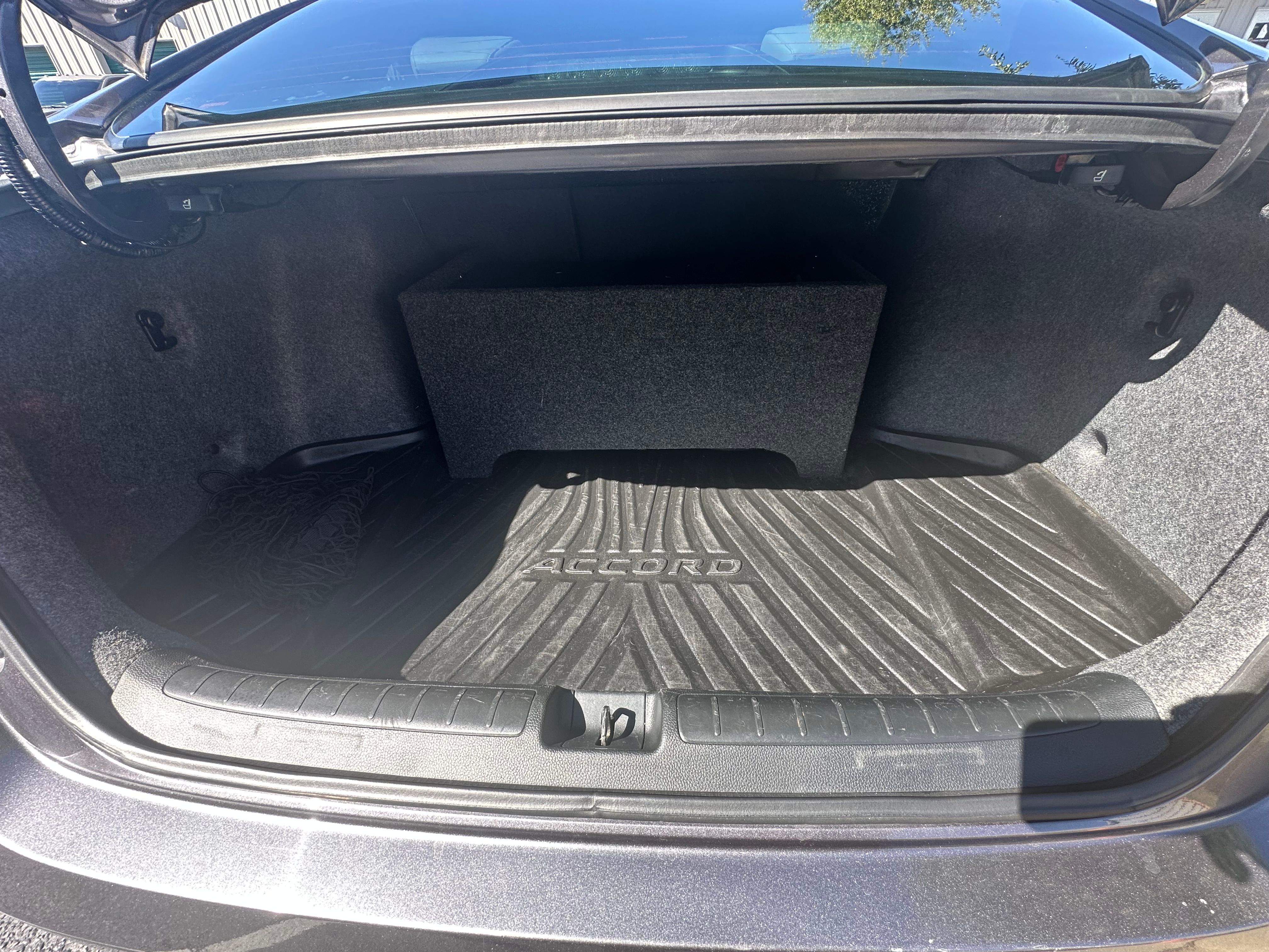 Used 2018 Honda Accord EX-L image 8