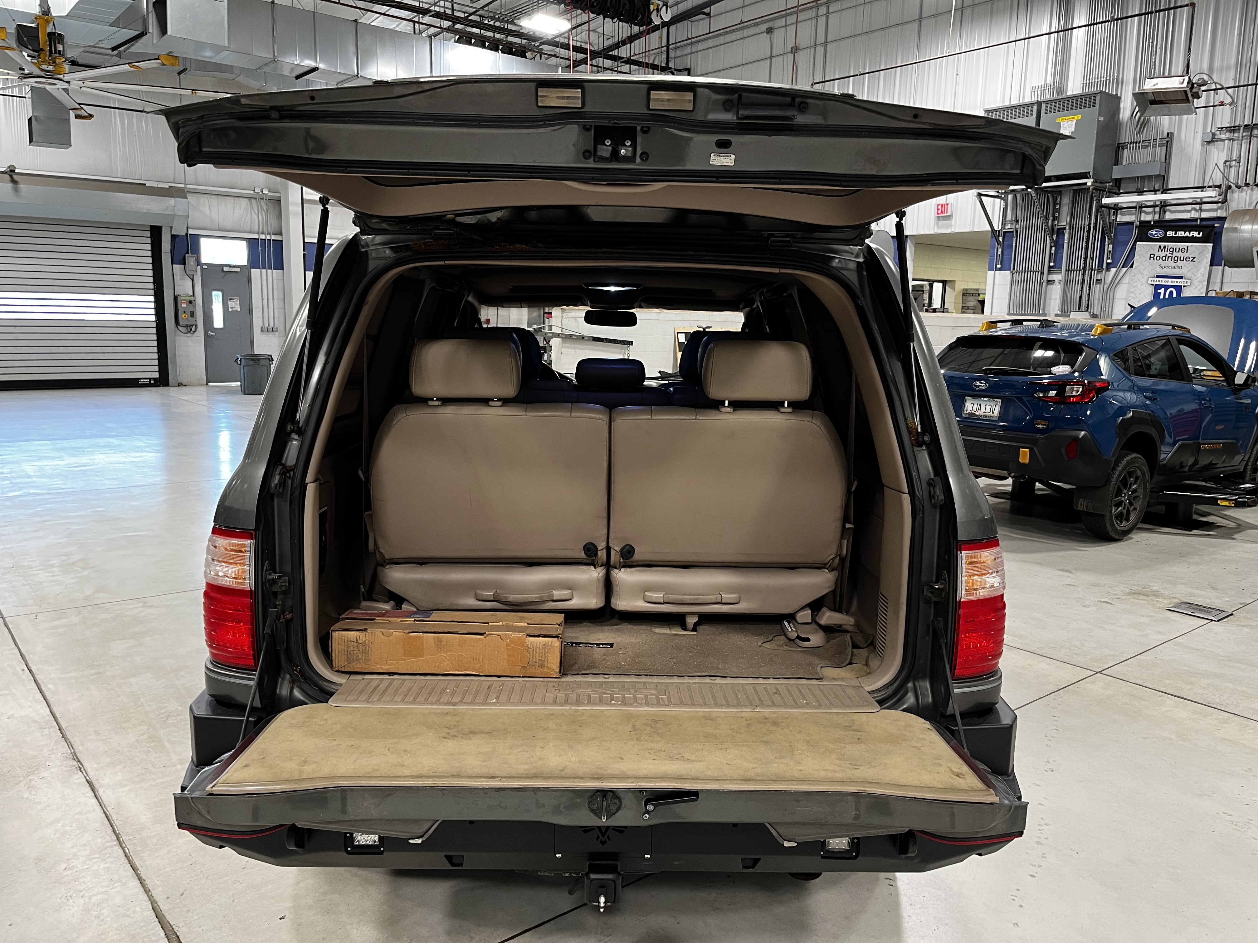 Used 2000 Lexus LX 470 4WD image 10