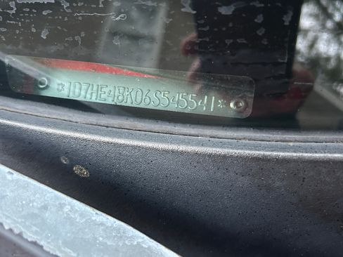 Used 2006 Dodge Dakota SLT image 27