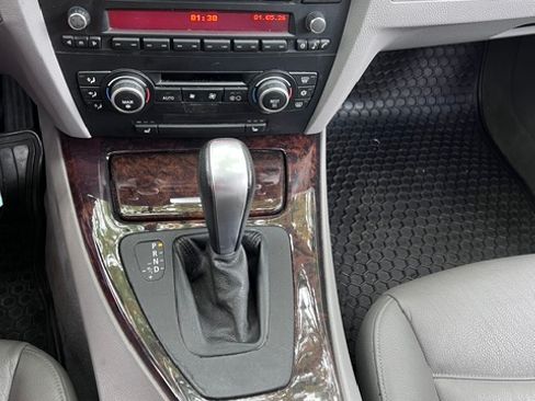 Used 2008 BMW 328i Wagon RWD image 9