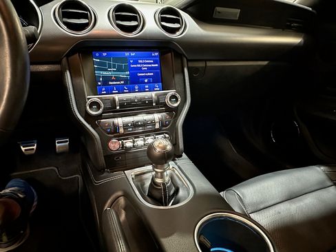 Used 2021 Ford Mustang GT Premium w/ Equipment Group 401A image 6