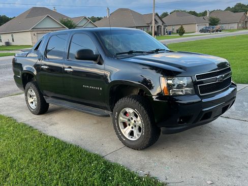 Used 2009 Chevrolet Avalanche LS AWD/4WD image 10