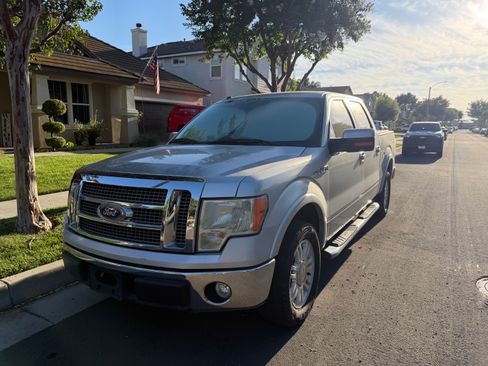 Used 2010 Ford F150 Lariat RWD image 4