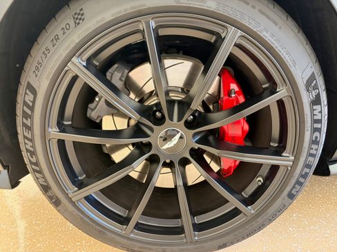 Used 2020 Aston Martin V8 Vantage Coupe image 32