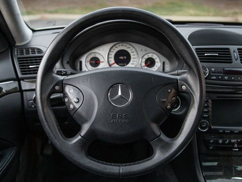 Used 2004 Mercedes-Benz E 55 AMG Sedan image 9