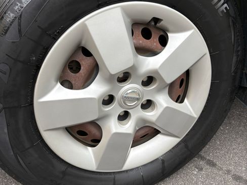Used 2014 Nissan Rogue S w/ Convenience Package AWD/4WD image 16