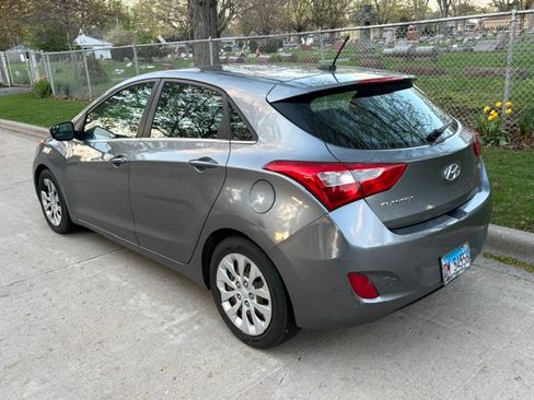 Used 2016 Hyundai Elantra GT FWD image 4