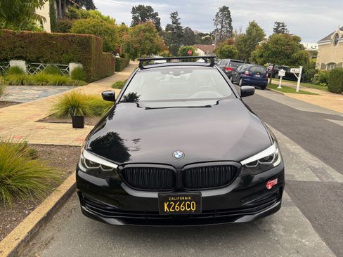 Used 2018 BMW 530e RWD image 1