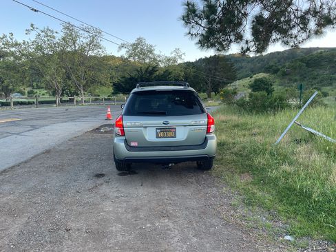 Used 2009 Subaru Outback 2.5i Special Edition image 4