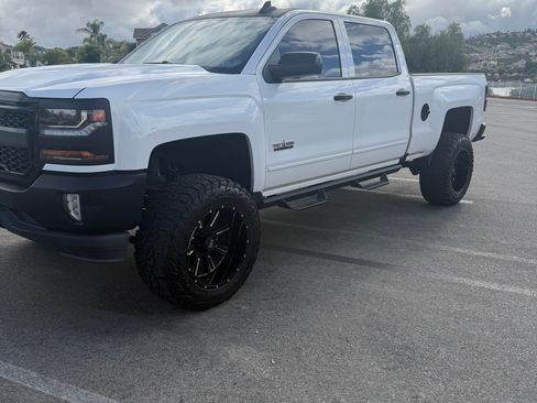 Used 2017 Chevrolet Silverado 1500 LT w/ Texas Edition image 2