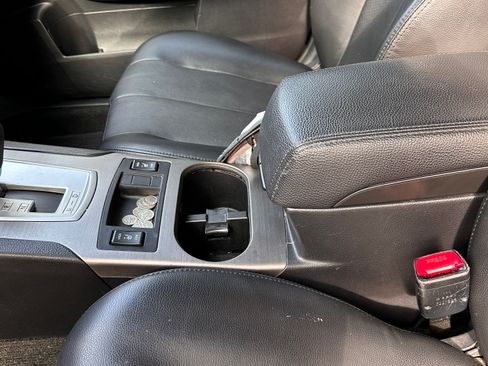 Used 2014 Subaru Outback 2.5i Limited w/ Moonroof Package AWD/4WD image 14
