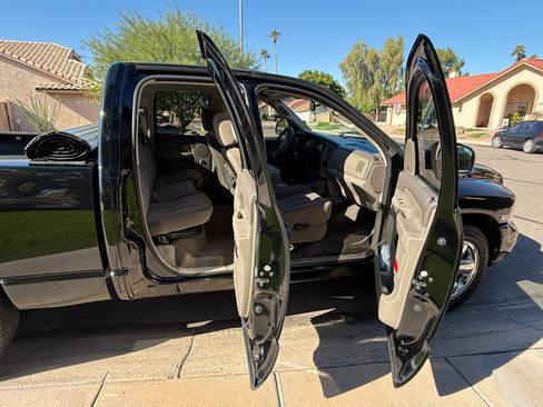 Used 2005 Dodge Ram 1500 Truck SLT w/ Quad Cab Big Horn Value Group image 10