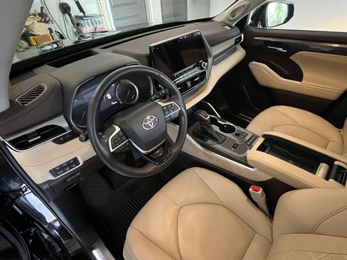 Used 2022 Toyota Highlander Platinum AWD/4WD image 20