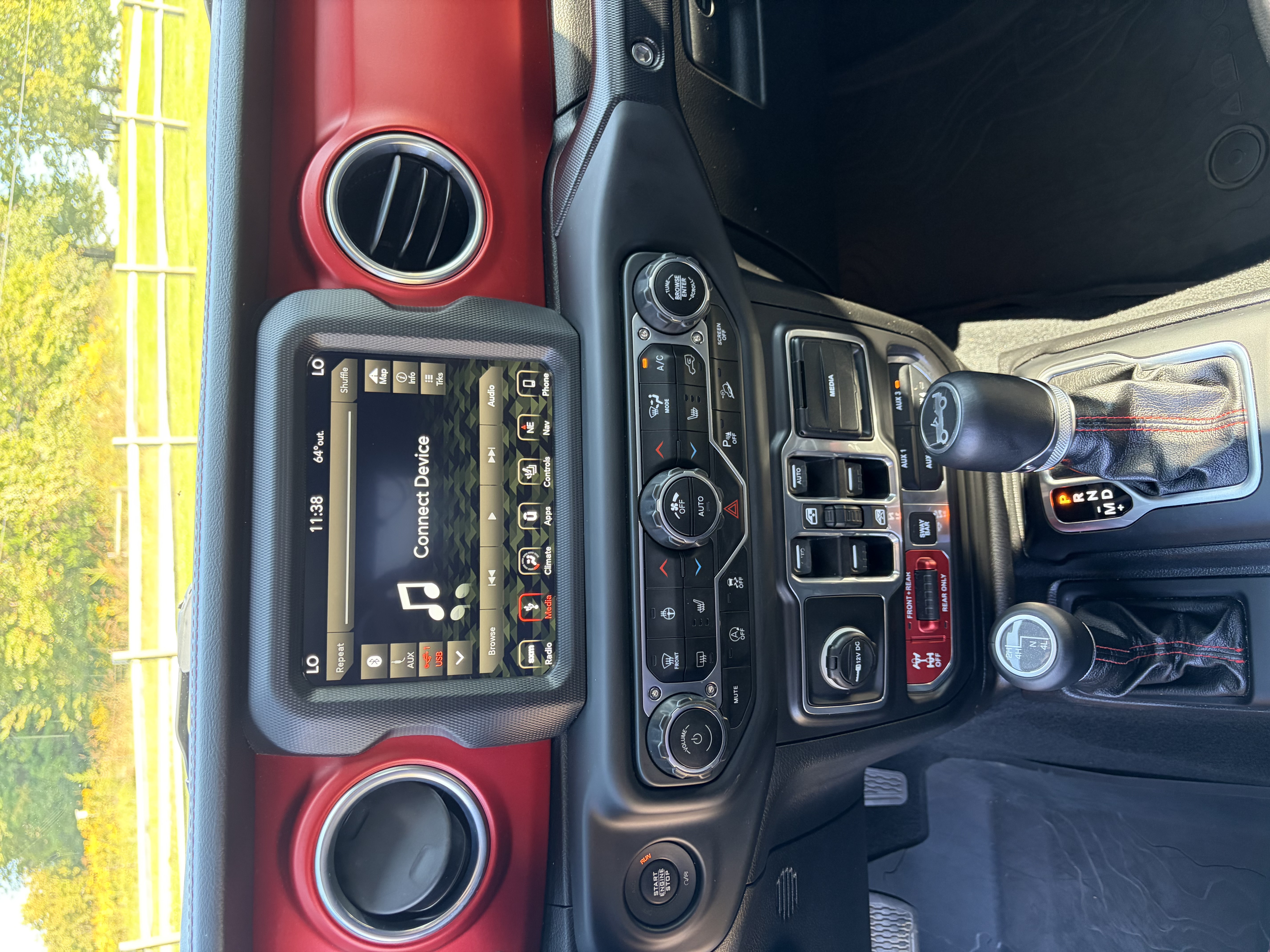 Used 2018 Jeep Wrangler Unlimited Rubicon AWD/4WD image 31