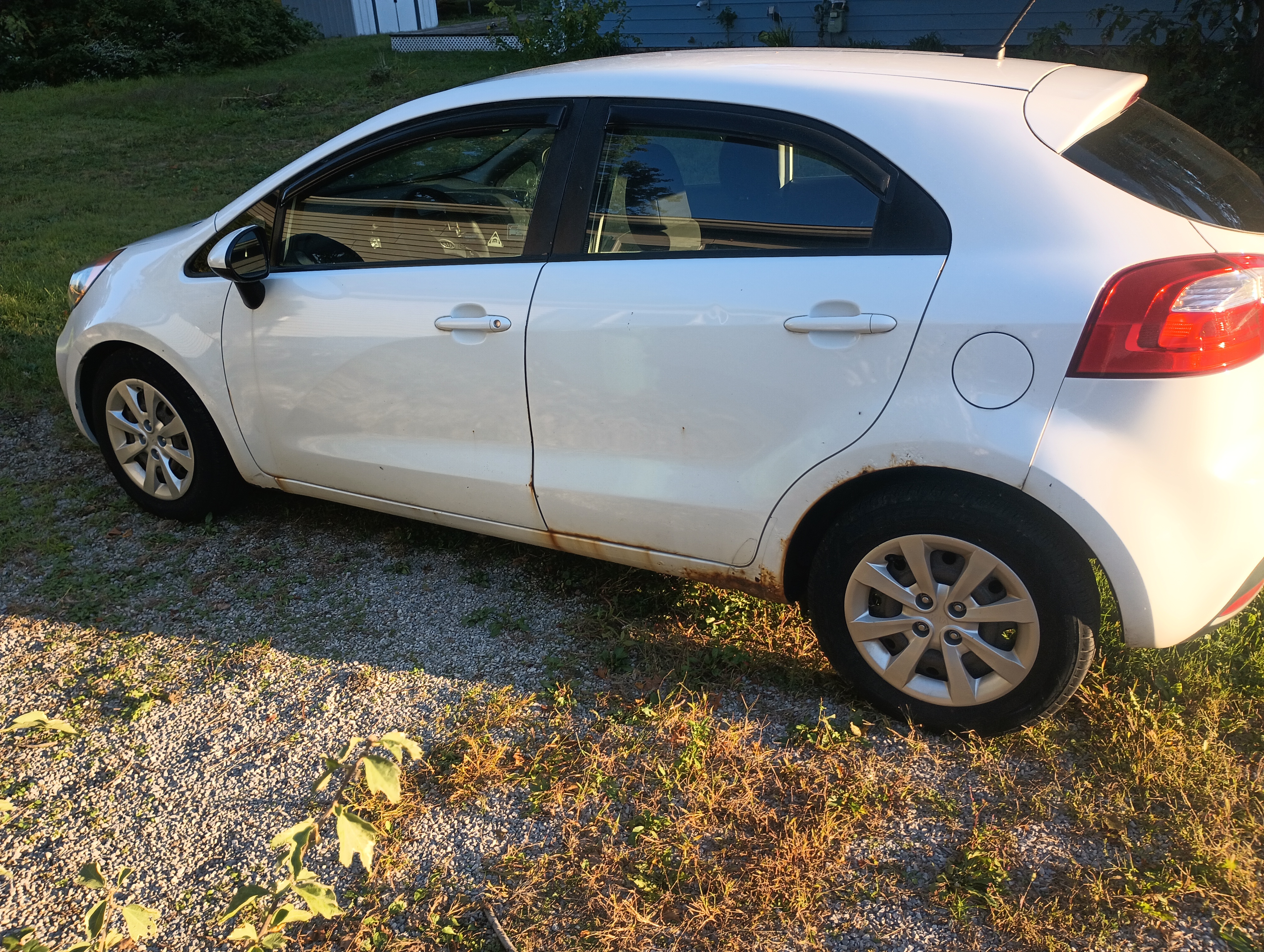 Used 2013 Kia Rio LX w/ PWR Pkg FWD image 2