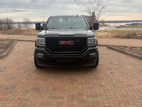 Used 2018 GMC Sierra 1500 Denali image 2