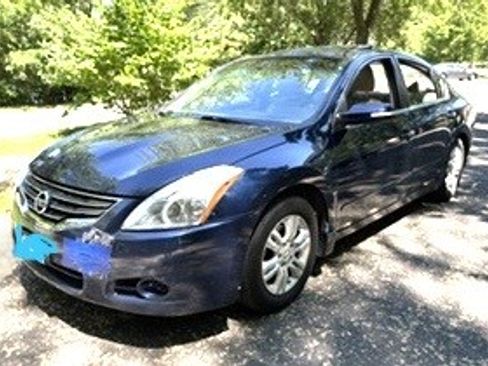 Used 2012 Nissan Altima 2.5 SL w/ 2.5SL Pkg FWD image 2