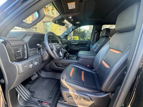 Used 2024 GMC Sierra 1500 AT4 w/ Technology Package image 10