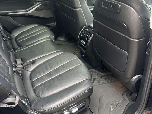 Used 2020 BMW X7 xDrive40i w/ Premium Package AWD/4WD image 6