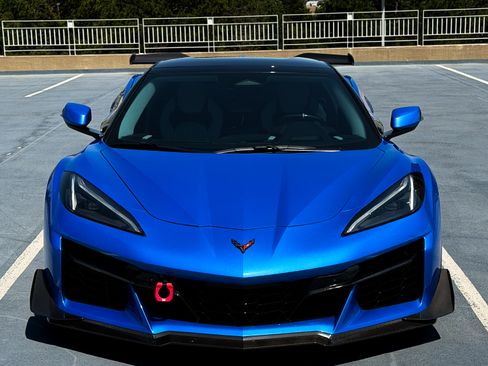 Used 2024 Chevrolet Corvette Z06 w/ Z07 Performance Package RWD image 2