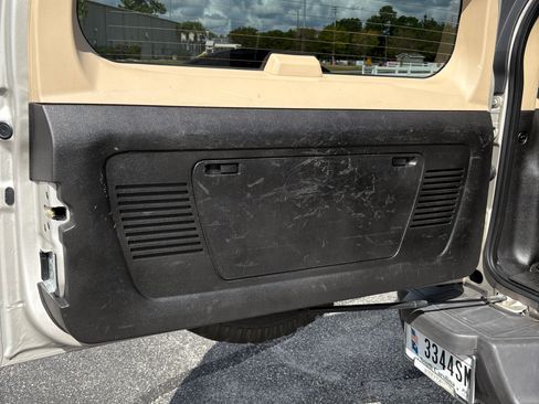 Used 2006 HUMMER H3 w/ Chrome Appearance Package image 16